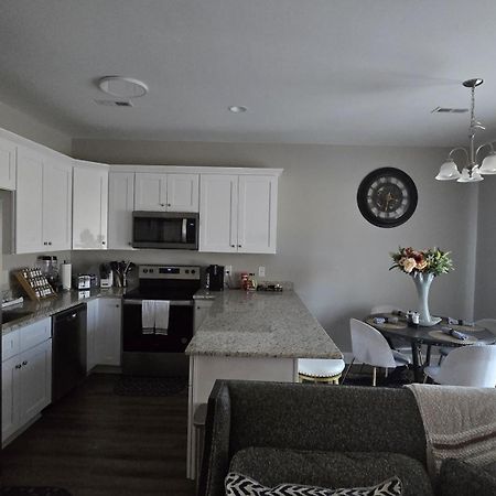 Gorgeous 3 Bedroom Home With Cable Tv In All Rooms & Free Wi-Fi Concord Dış mekan fotoğraf