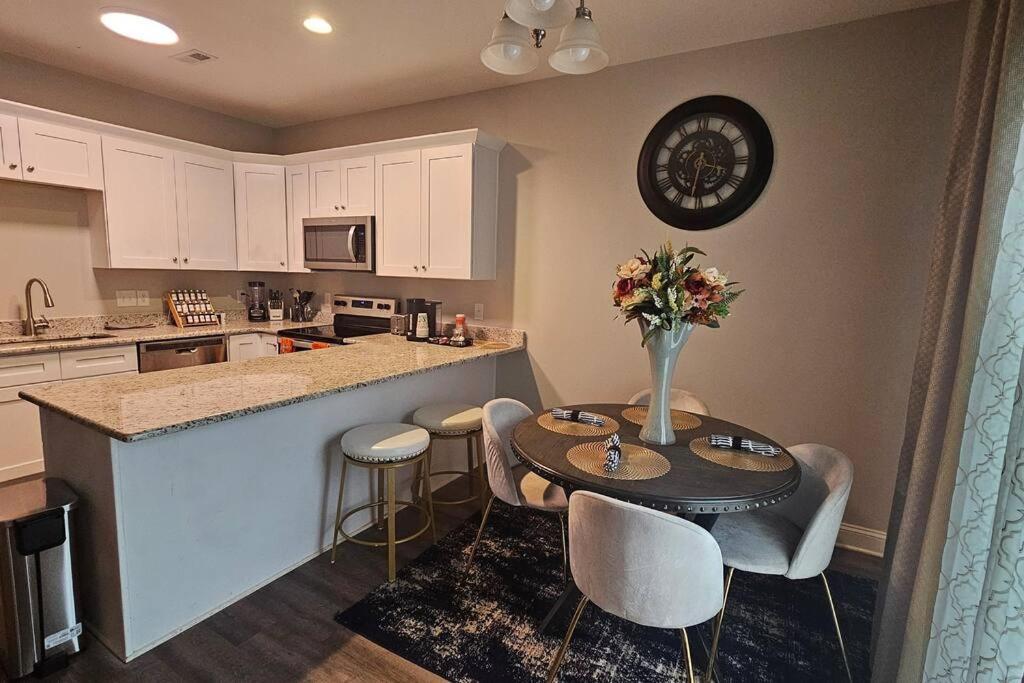 Gorgeous 3 Bedroom Home With Cable Tv In All Rooms & Free Wi-Fi Concord Dış mekan fotoğraf