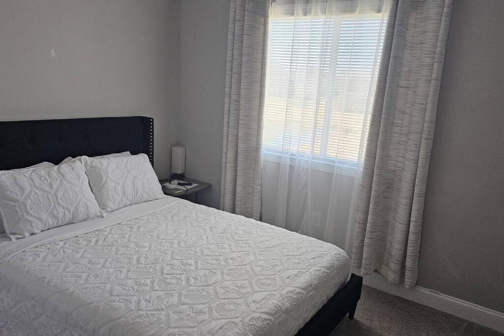 Gorgeous 3 Bedroom Home With Cable Tv In All Rooms & Free Wi-Fi Concord Dış mekan fotoğraf